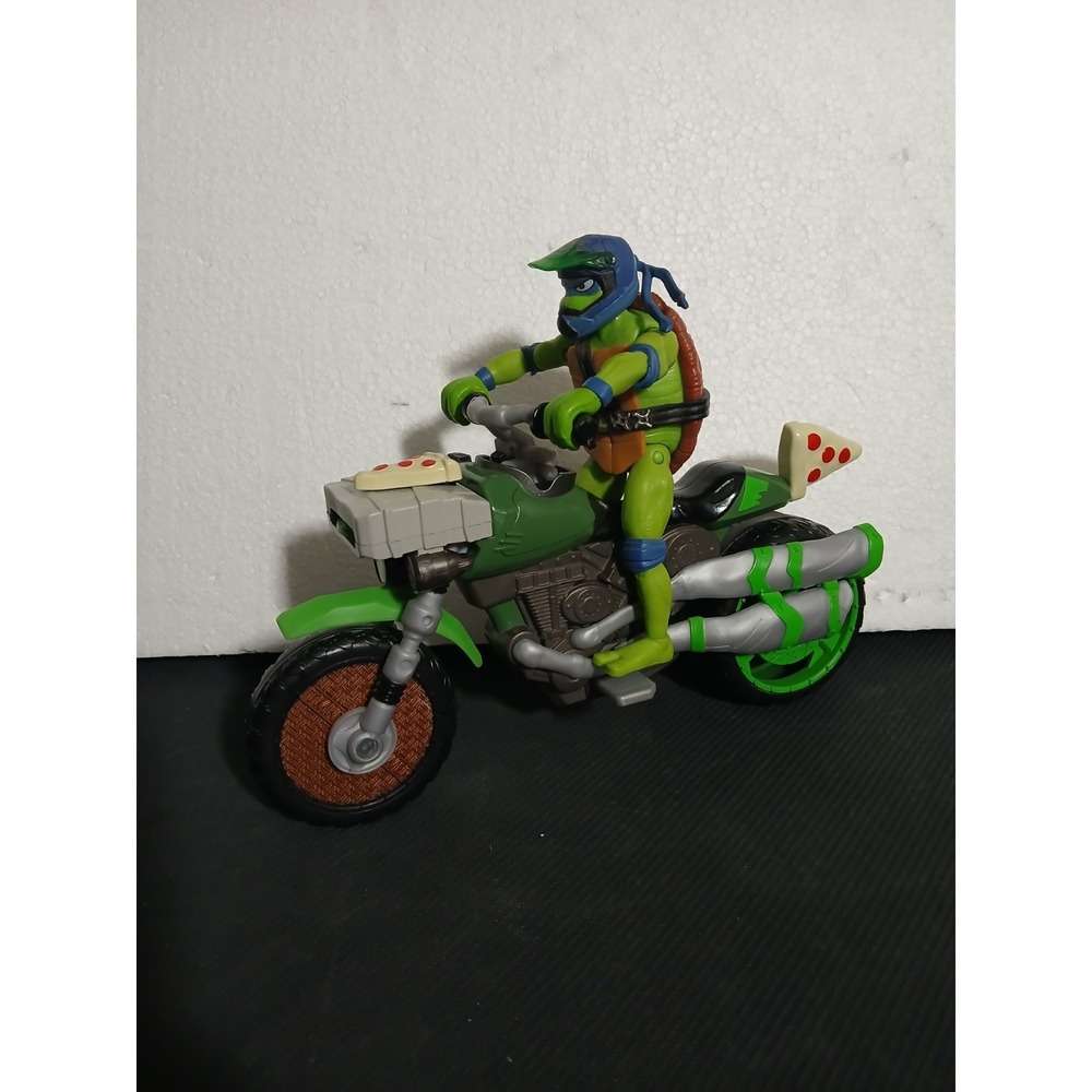 Playmates Toys TMNT Mutant Mayhem Ninja Kick Cycle w/ Exclusive Leonardo Figure